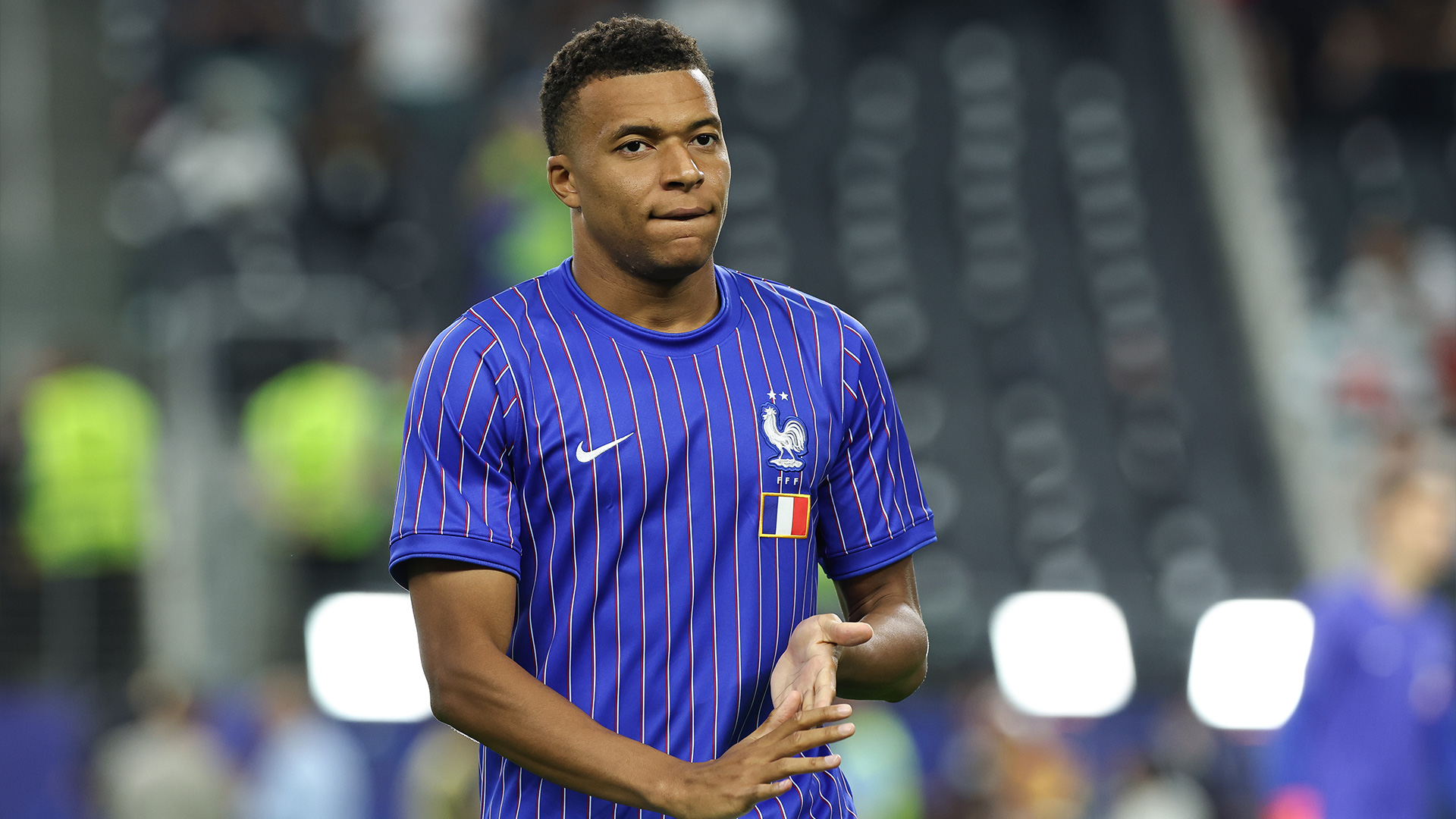3e757582-mbappe1