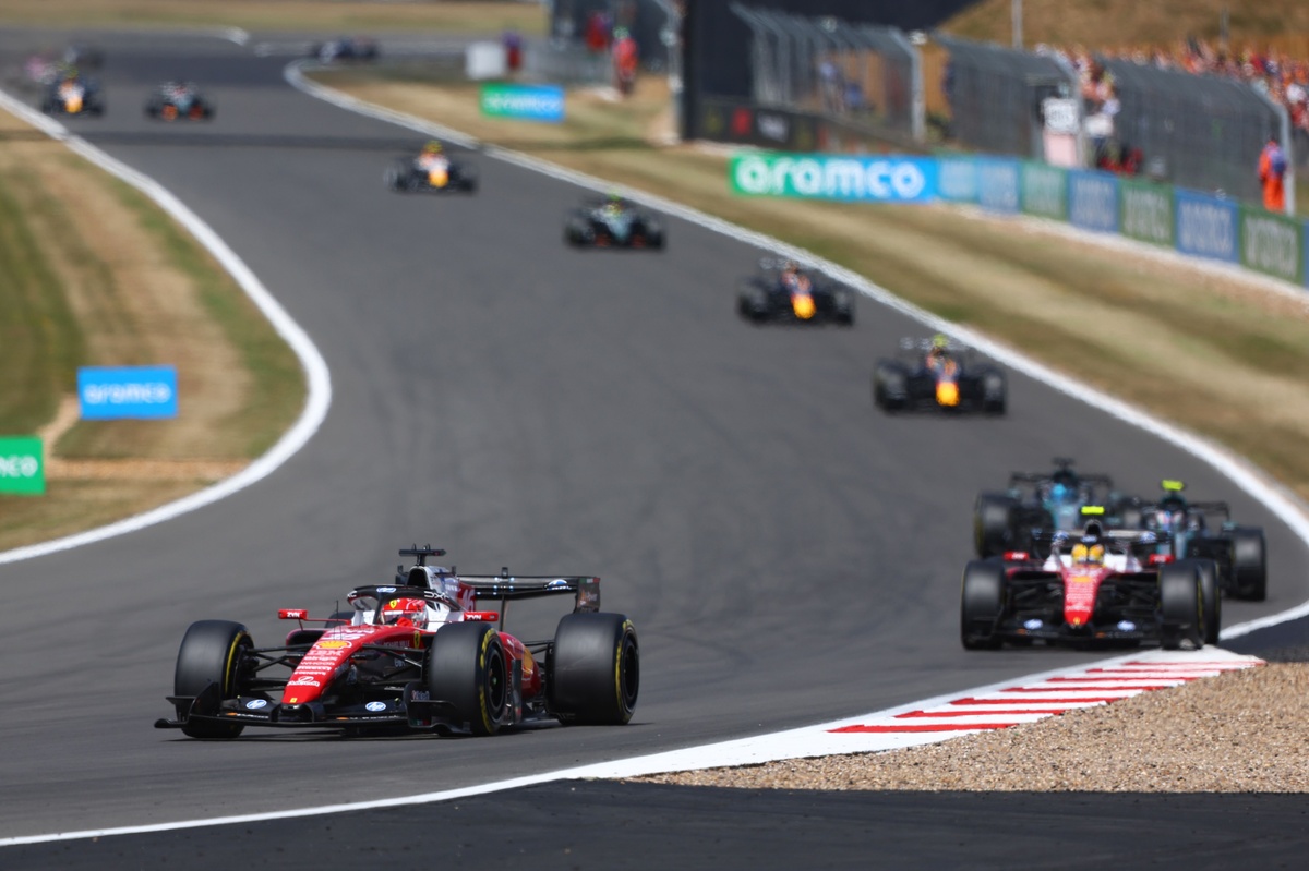 charles-leclerc-ferrari-lewis-