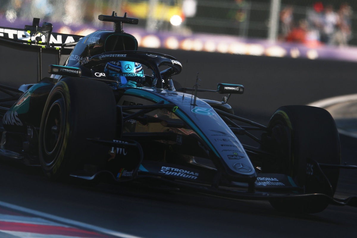 george-russell-mercedes-18