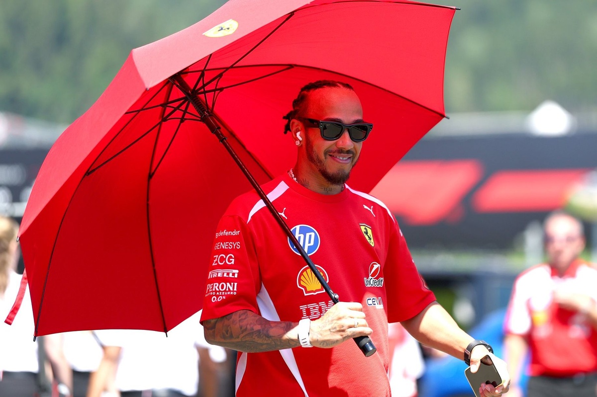 lewis-hamilton-ferrari-1