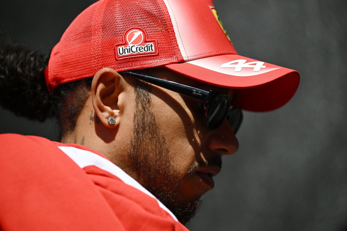 lewis-hamilton-ferrari-23