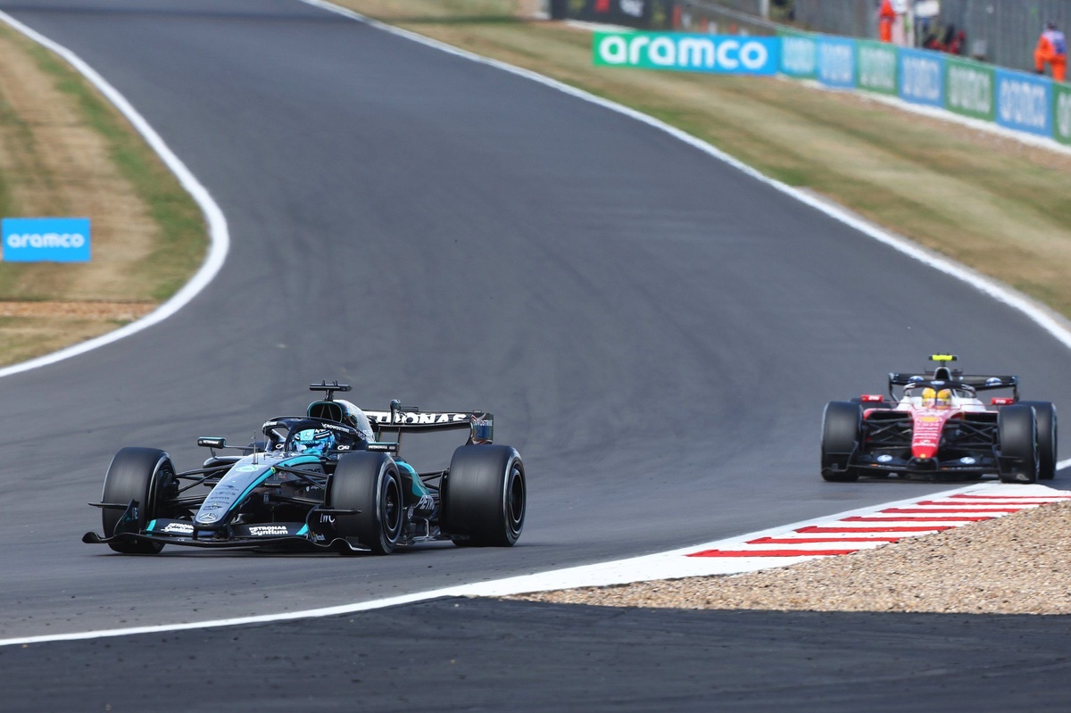 lewis-hamilton-ferrari-george-