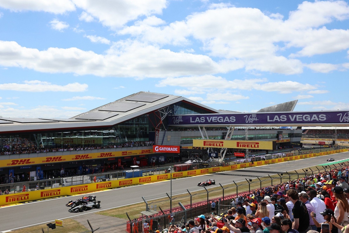 oscar-piastri-mclaren-max-vers