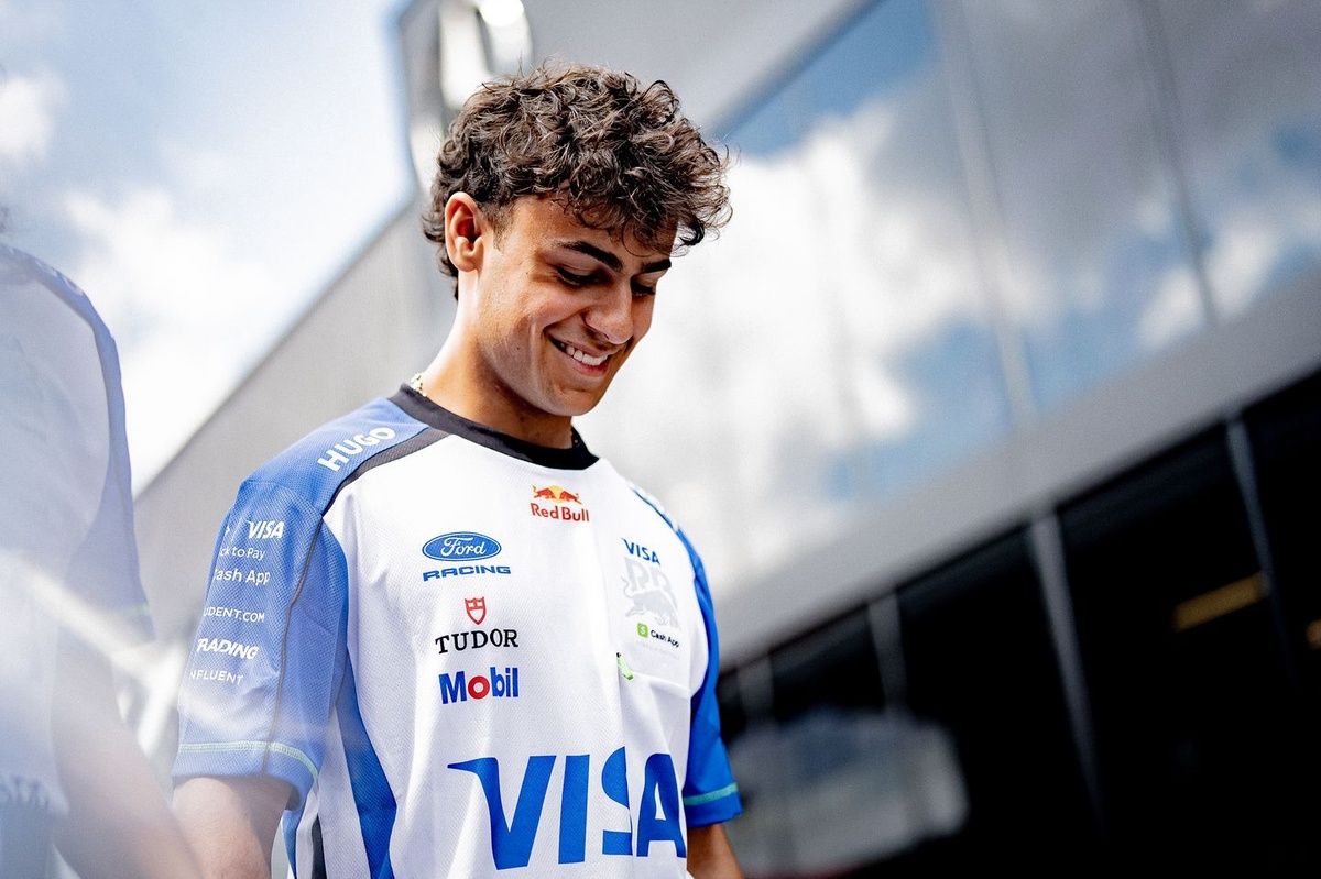 arvid-lindblad-racing-bulls-1