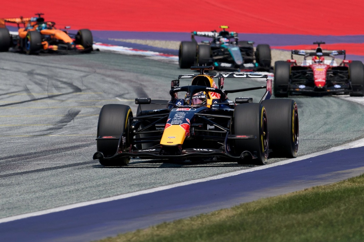 charles-leclerc-ferrari-max-ve-1
