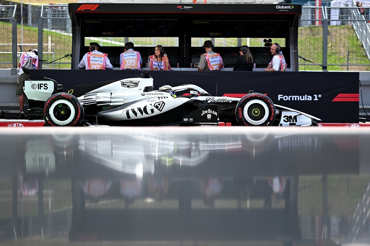 sergio-perez-cadillac-racing-7