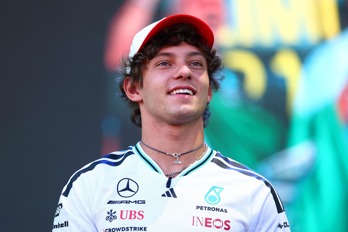 andrea-kimi-antonelli-mercedes-23