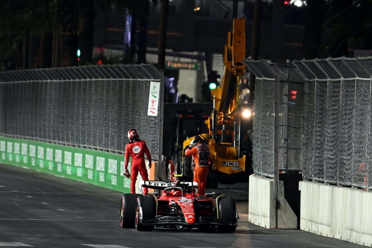 carlos-sainz-ferrari-sf-23-sto-2