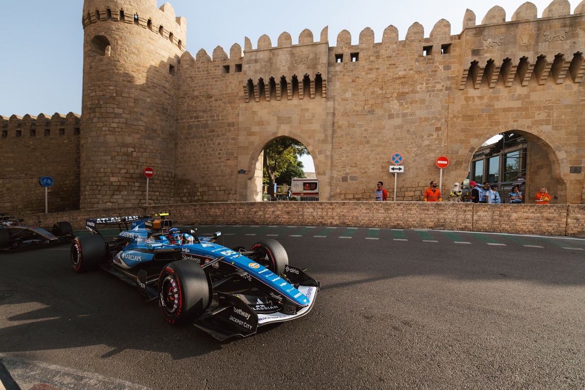 carlos-sainz-williams-7-1