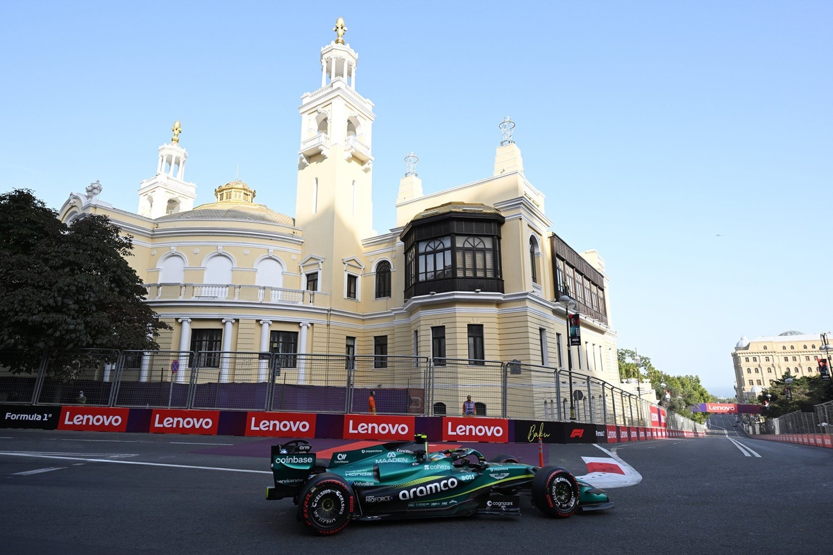 fernando-alonso-aston-martin-r-10
