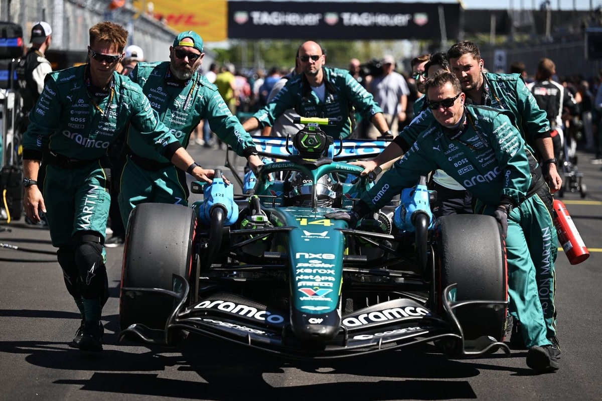 fernando-alonso-aston-martin-r-4