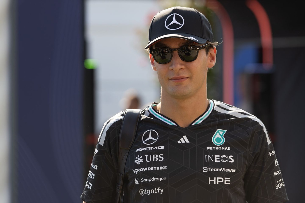 george-russell-mercedes-16