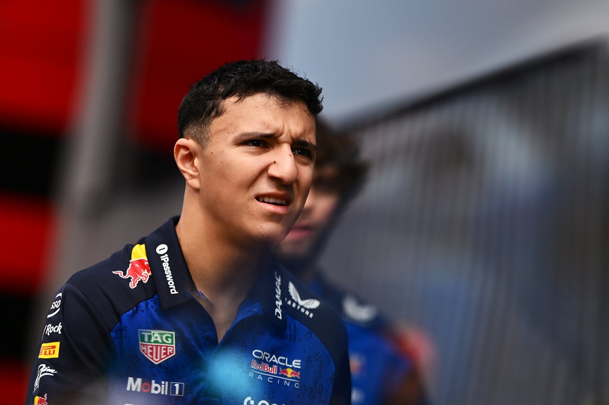 isack-hadjar-red-bull-racing-2-1