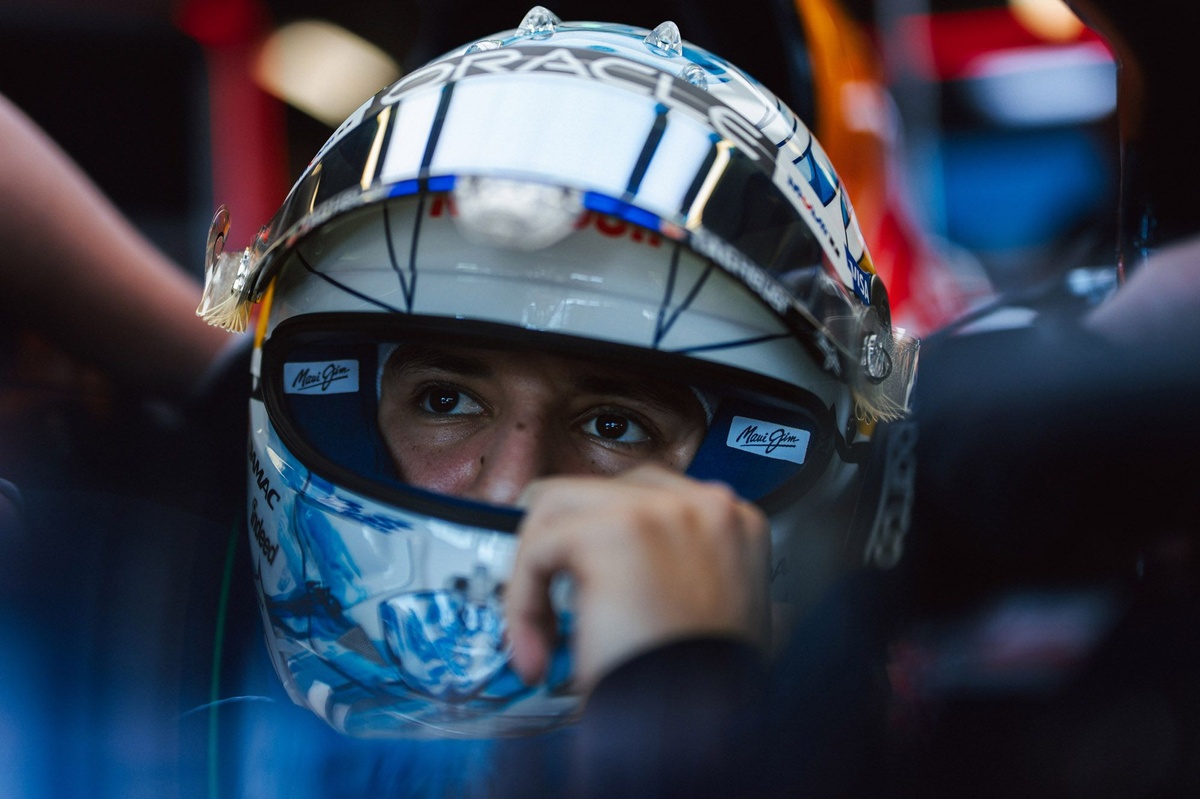 isack-hadjar-red-bull-racing-5-2