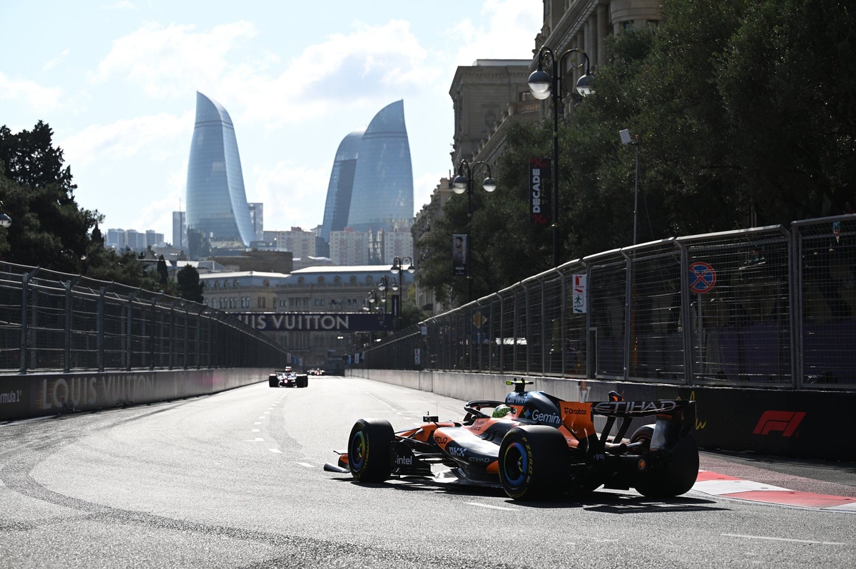 lando-norris-mclaren-19-2