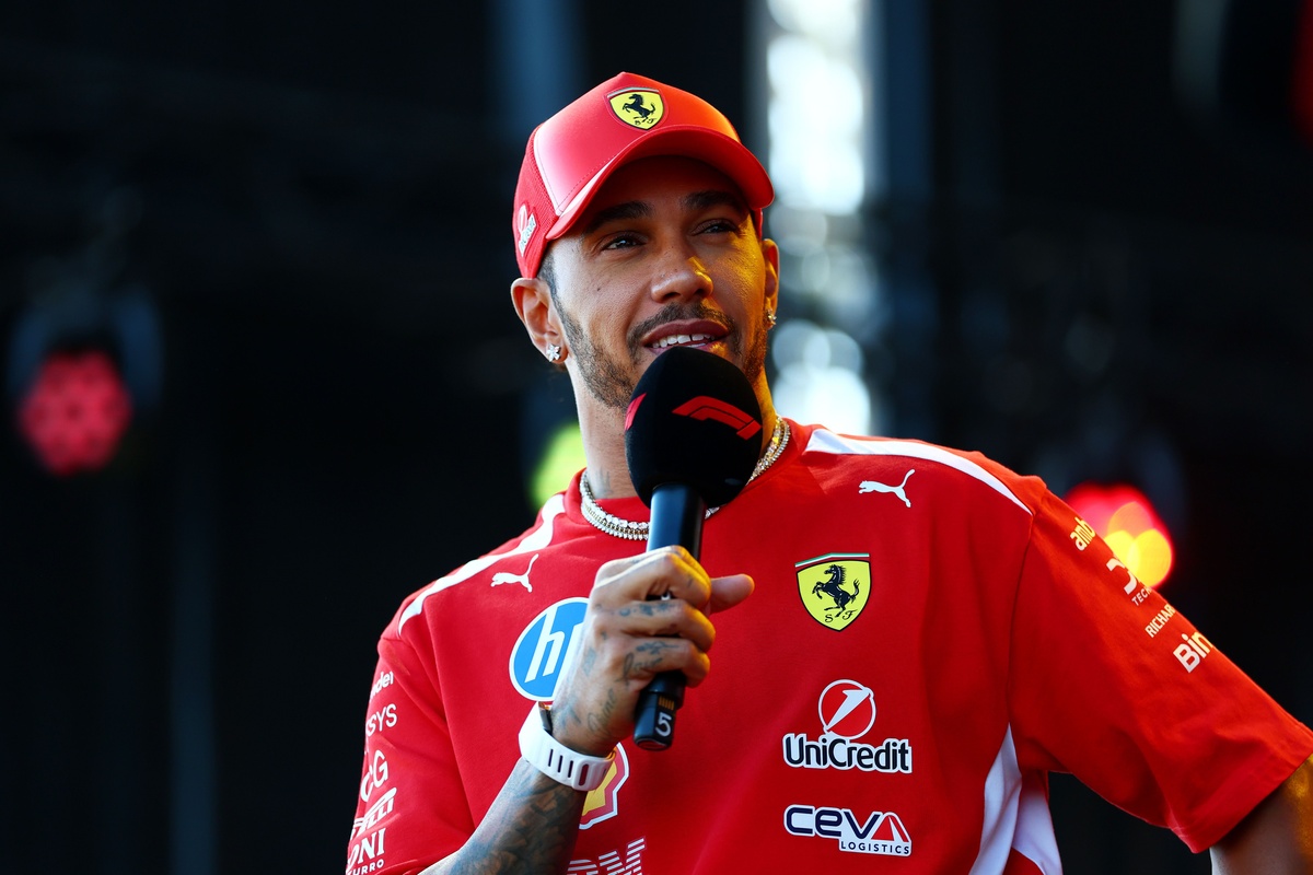 lewis-hamilton-ferrari-10