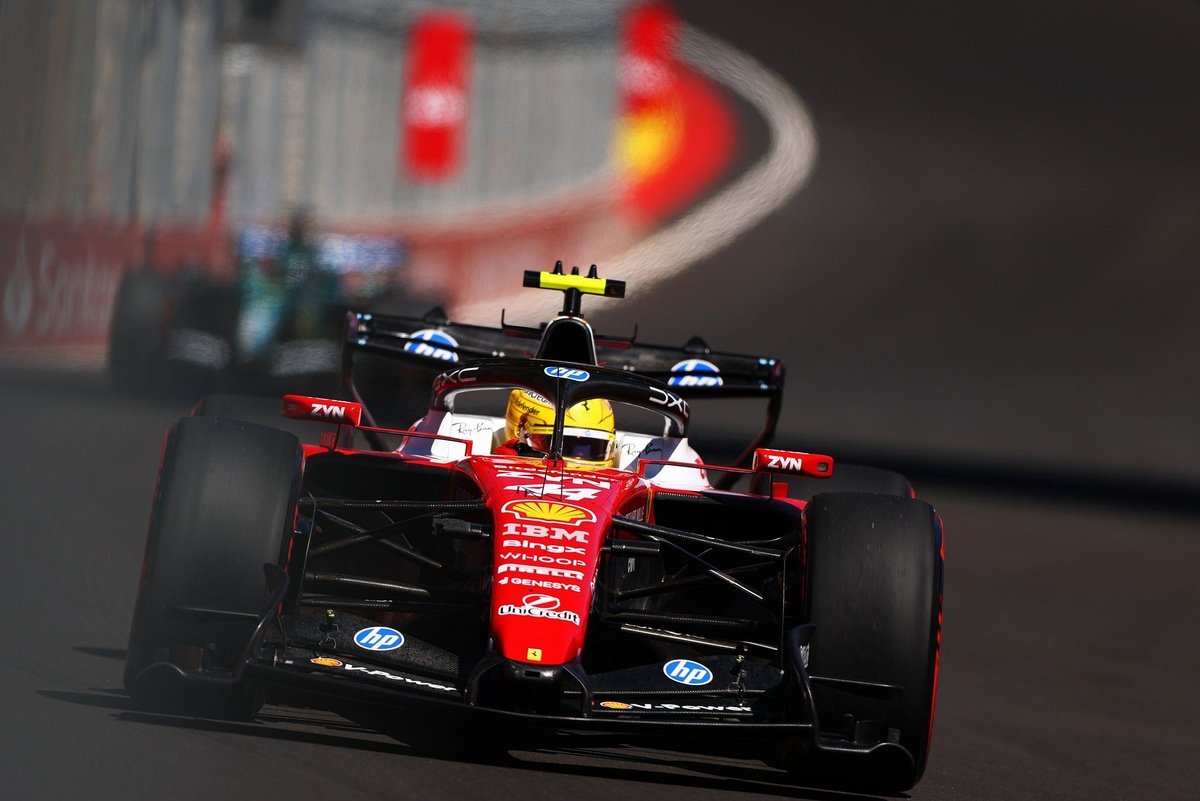 lewis-hamilton-ferrari-11