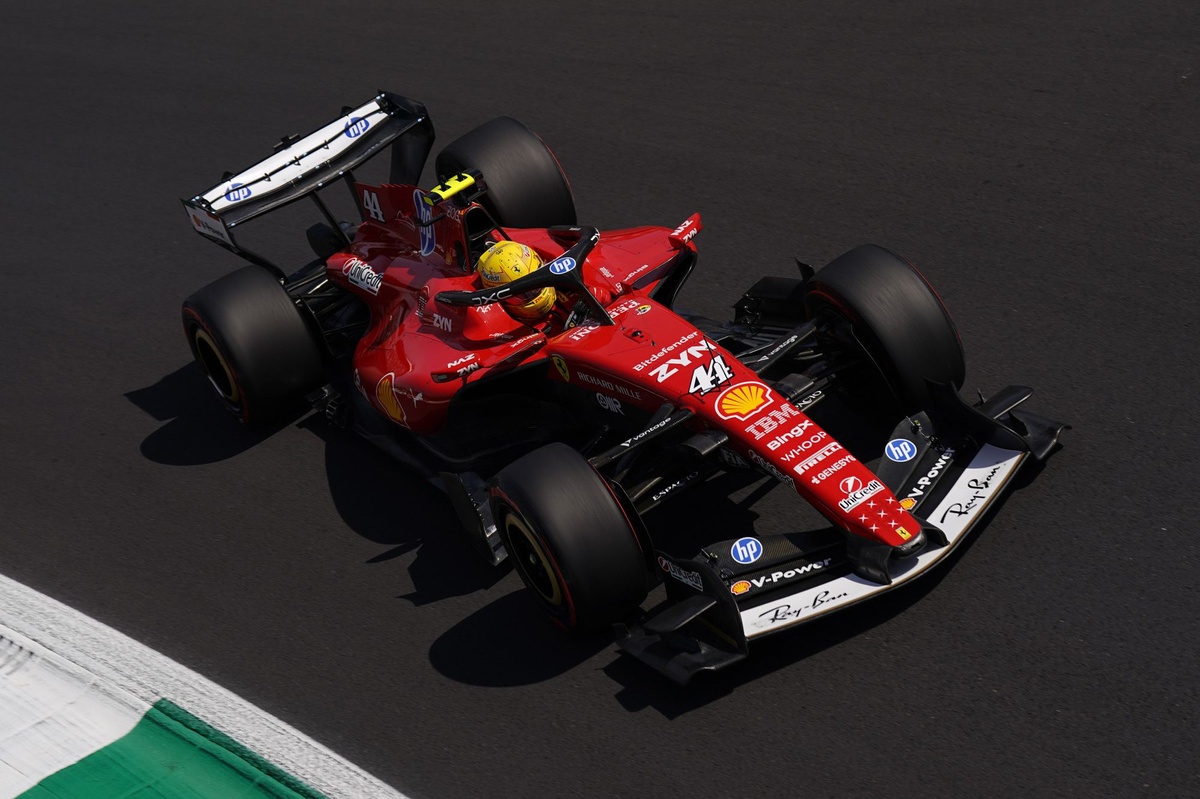 lewis-hamilton-ferrari-4