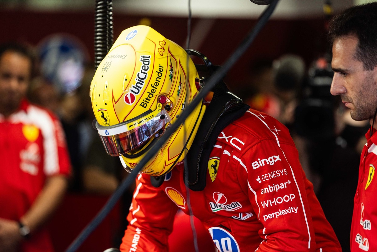 lewis-hamilton-ferrari-9