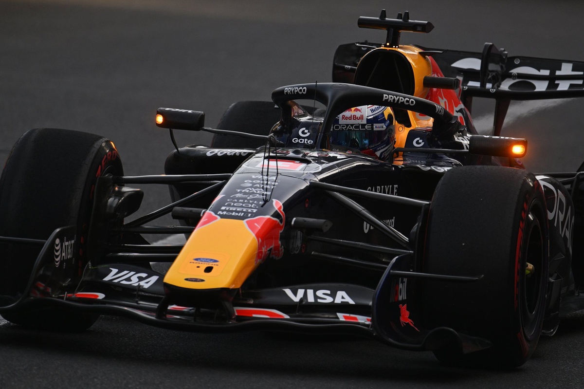 max-verstappen-red-bull-racing-19-3