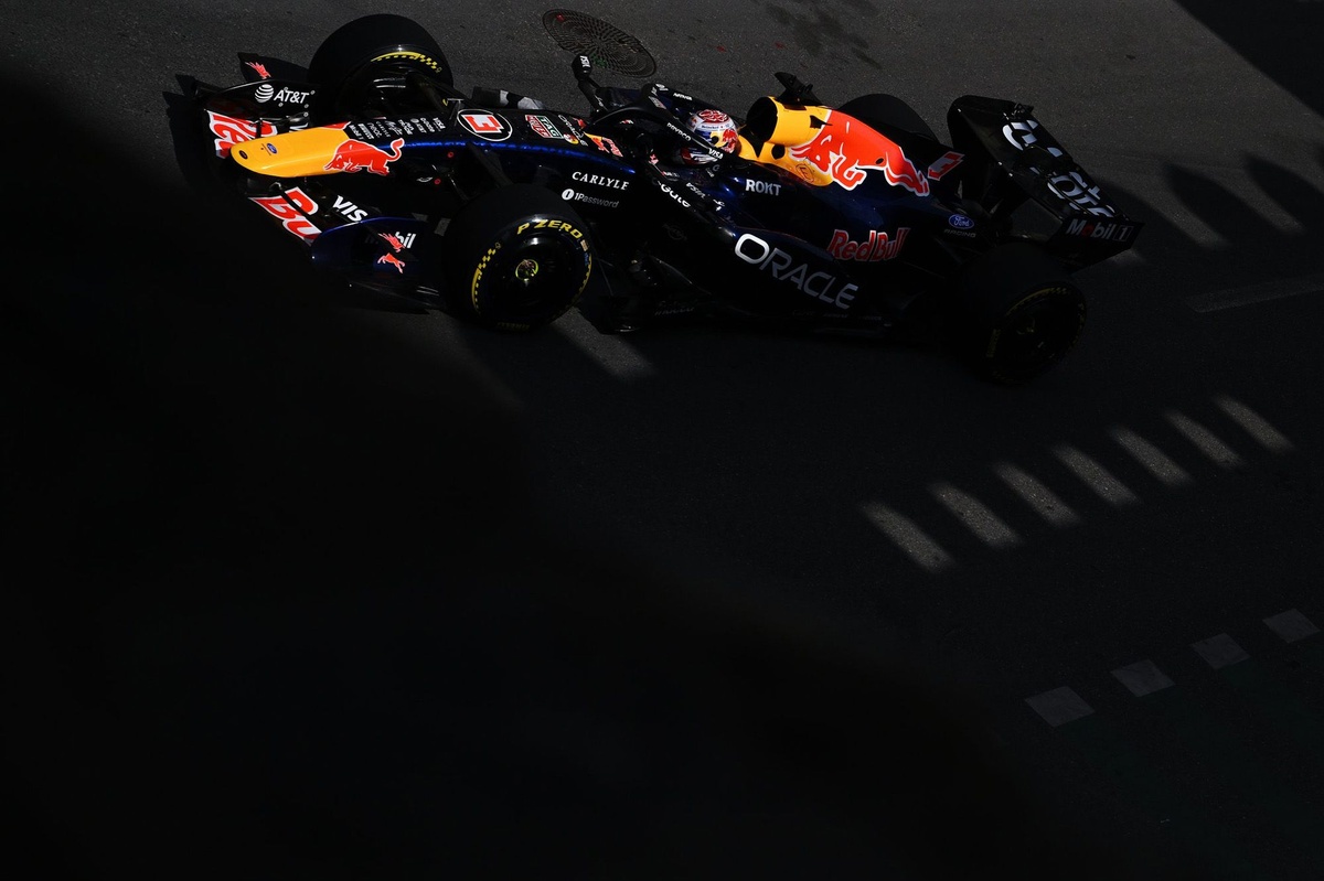 max-verstappen-red-bull-racing-19-4