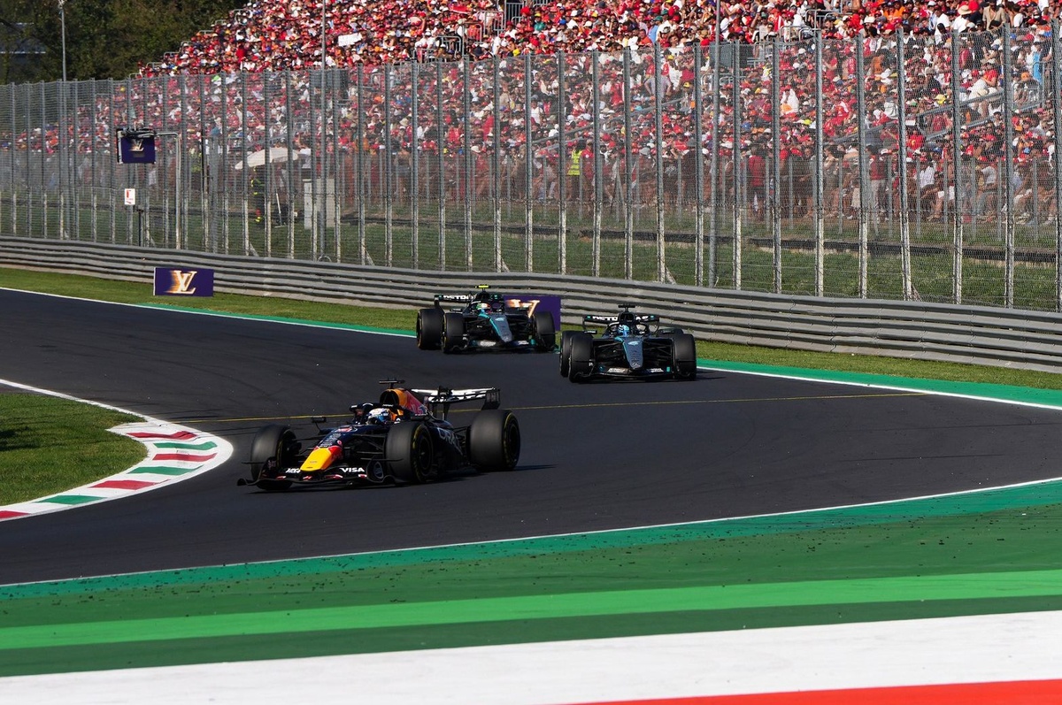 max-verstappen-red-bull-racing-4