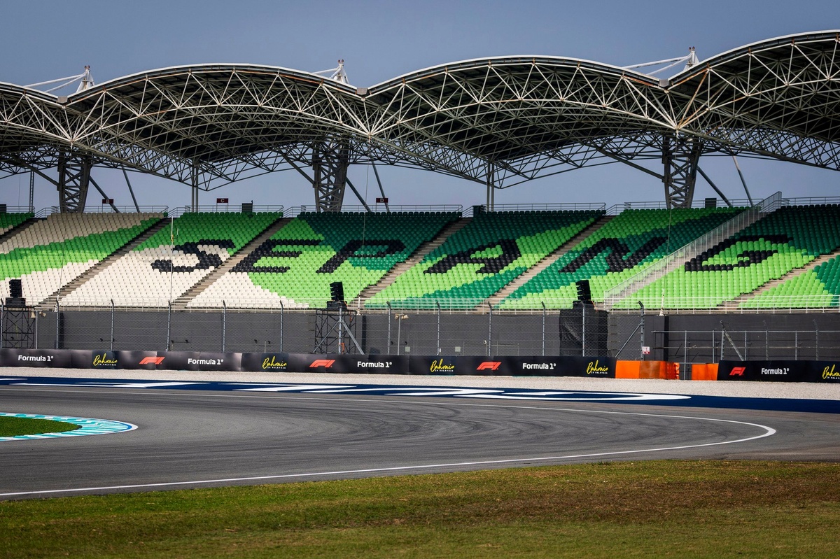 a-general-view-of-a-trackside-