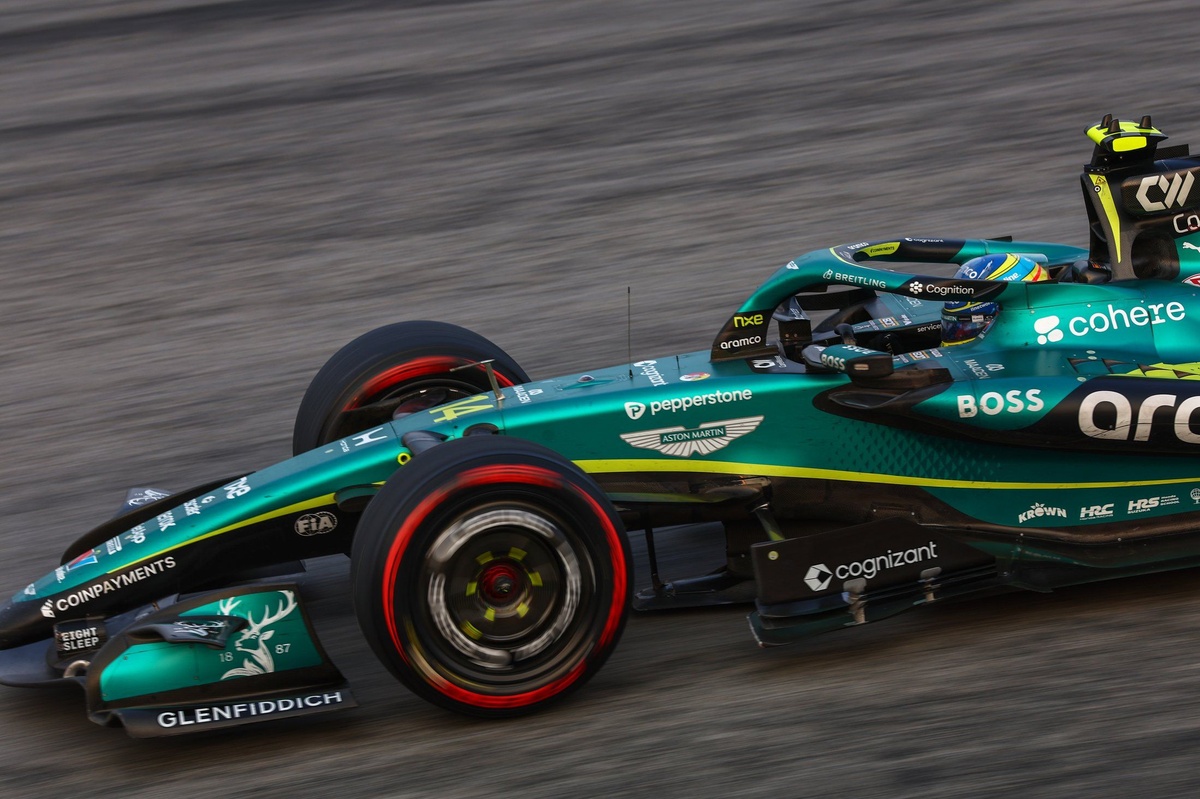 fernando-alonso-aston-martin-r-2