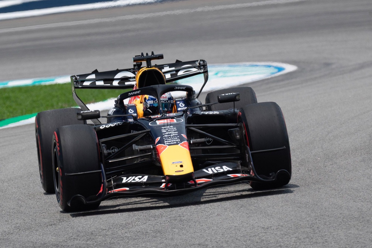 max-verstappen-red-bull-racing-4